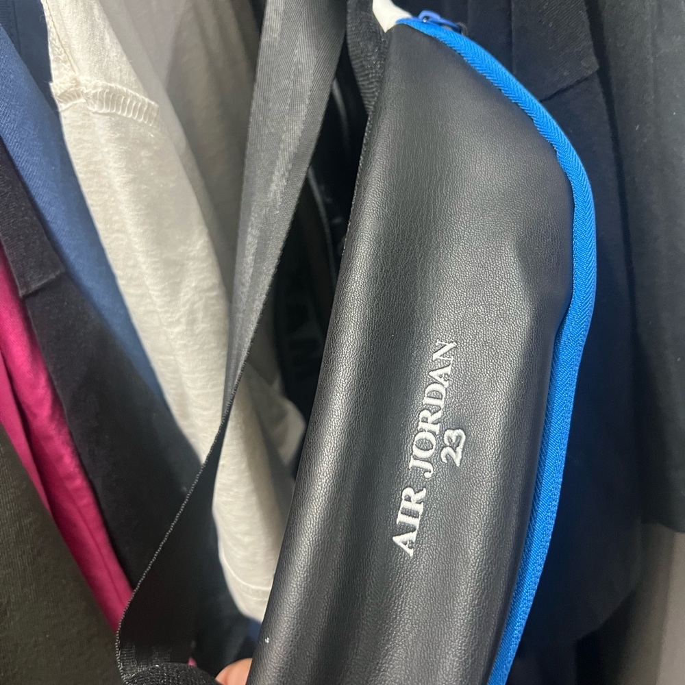 Jordan Carry Pouch - Picture 2 of 2